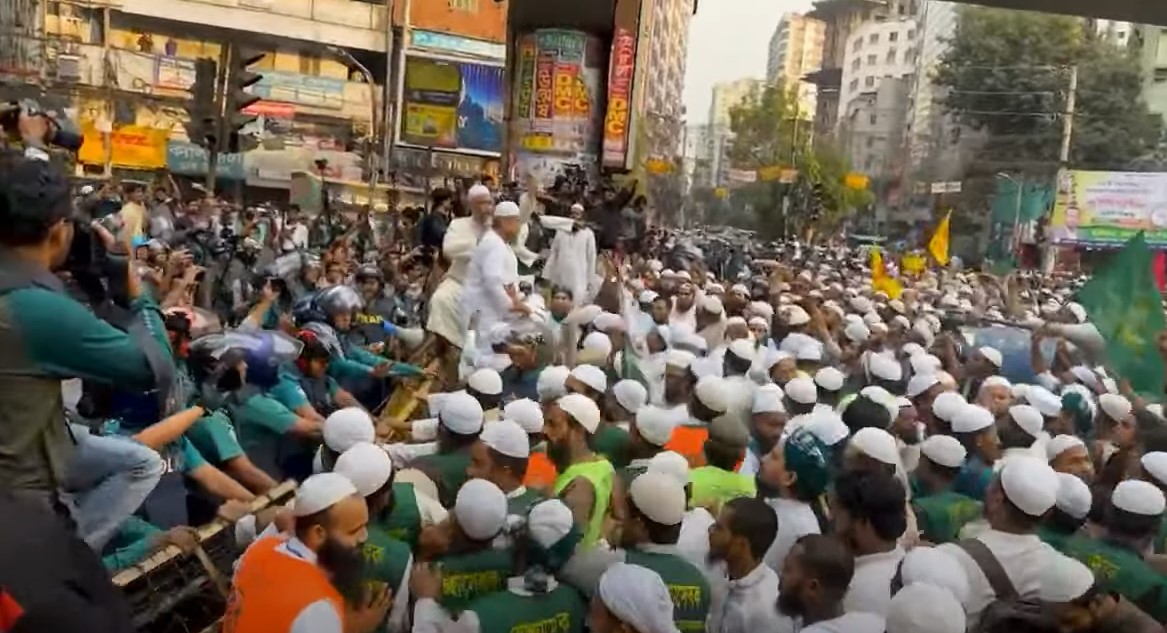 The mass procession of the Islamic movement was blocked by the police